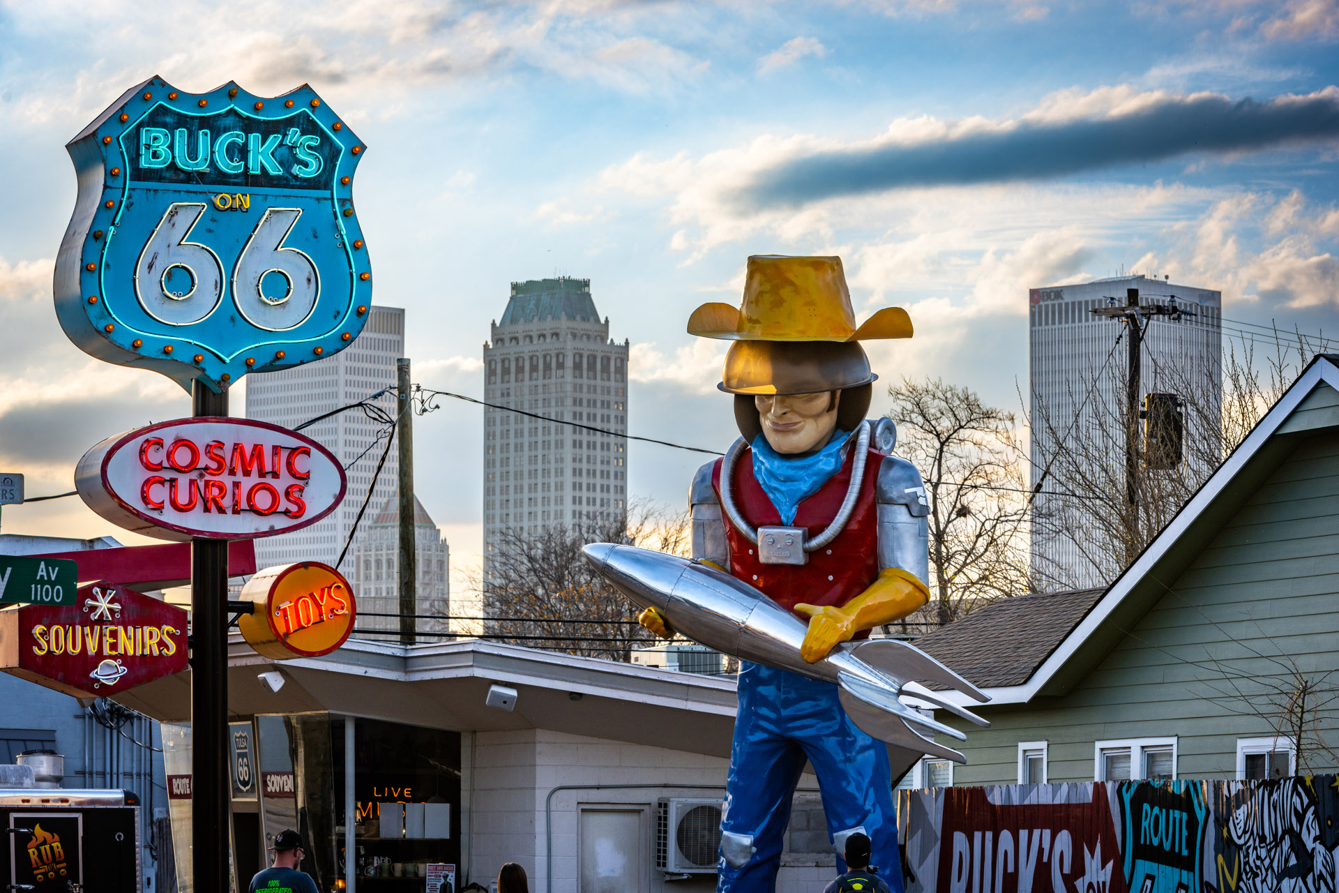Muffler man statue outside Buck Atom’s Cosmic Curios on Route 66 in Tulsa, Oklahoma Muffler man statue outside Buck Atom’s Cosmic Curios on Route 66 in Tulsa, Oklahoma