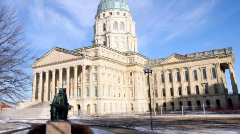 Le majestueux Capitole de l’État du Kansas un jour d’hiver