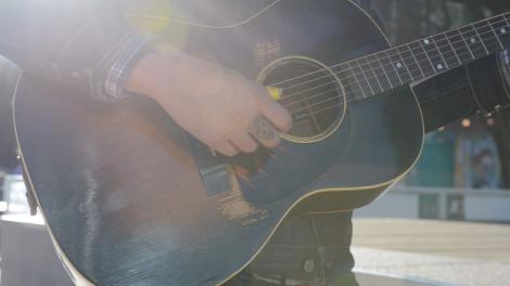 テキサス州ヒューストンの通りでのギター演奏 テキサス州ヒューストンの通りでのギター演奏