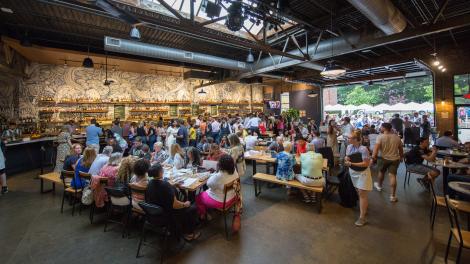 Cenando en Whiskey Kitchen en Raleigh