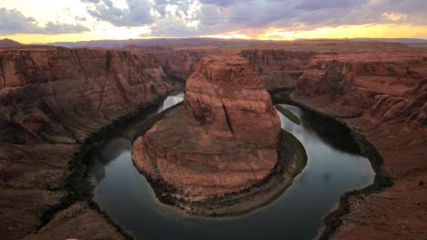 Vue aérienne du Horseshoe Bend, au cœur de la Glen Canyon National Recreational Area près de Page, Arizona Vue aérienne du Horseshoe Bend, au cœur de la Glen Canyon National Recreational Area près de Page, Arizona