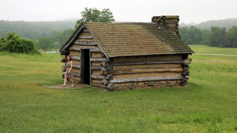 Visite de l’un des nombreux chalets de soldats au Valley Forge National Military Park