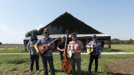 Le groupe de bluegrass The Wooks dans une ferme à Owensboro, Kentucky Le groupe de bluegrass The Wooks dans une ferme à Owensboro, Kentucky