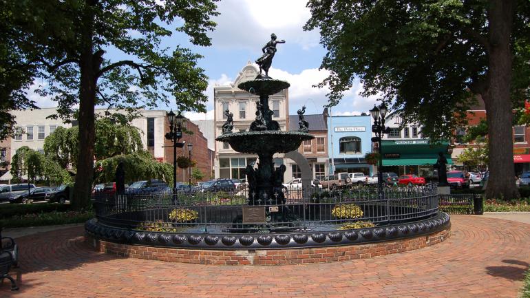 Fountain Square Park dans le centre-ville de Bowling Green, Kentucky 