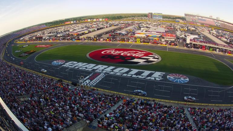 北卡羅萊納州夏洛特的夏洛特賽車場比賽當天盛況