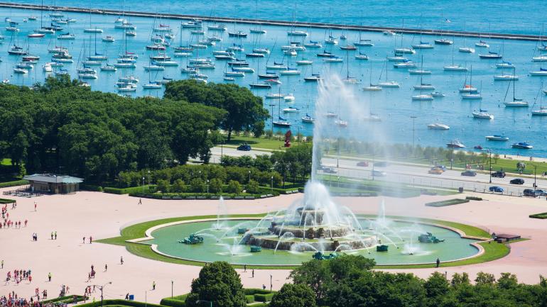 Buckingham Fountain in Grant Park, the start of Route 66 in Chicago, Illinois