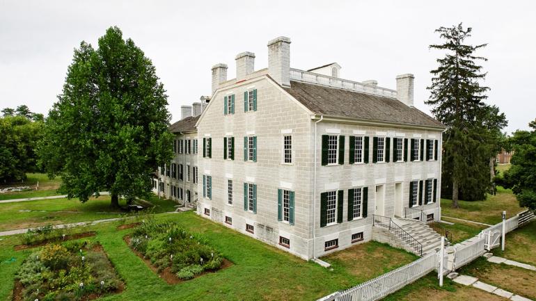 Centre Family Dwelling en la Shaker Village of Pleasant Hill, un Monumento Histórico Nacional
