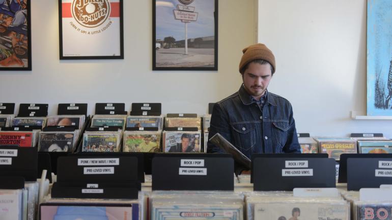 Explorer les vinyles de l’une des boutiques de référence de Houston