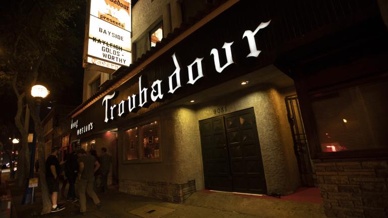 Außenansicht des Troubadour, eines beliebten Livemusikclubs