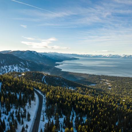 Montañas con vista al Lake Tahoe, Nevada