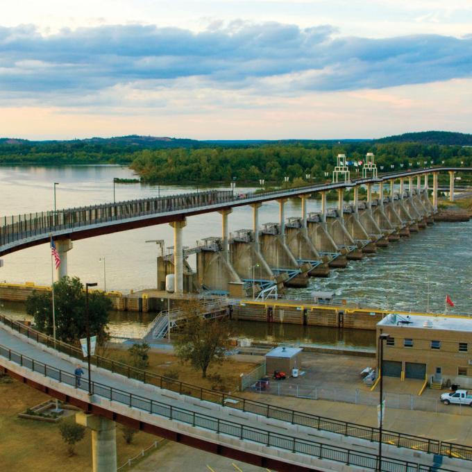 Big Dam Bridge’s impressive span 