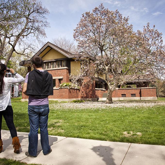 Un edificio diseñado por Frank Lloyd Wright en Oak Park, Illinois