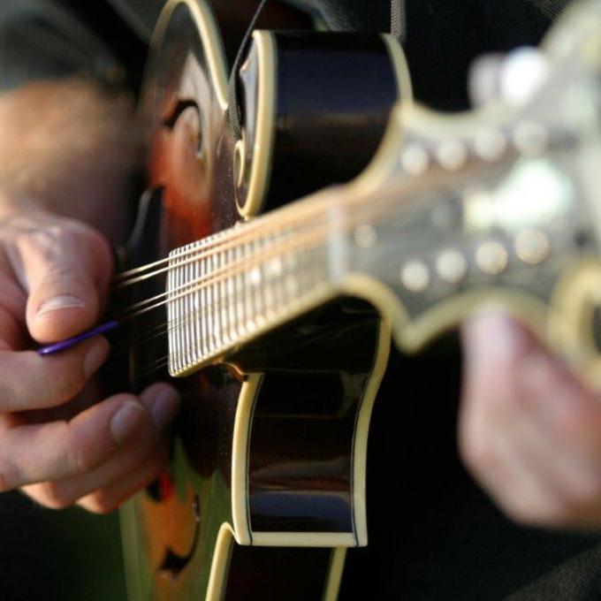 Guitarrista de bluegrass en Owensboro, Kentucky