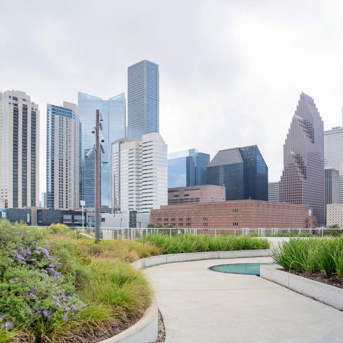 这里就像一个联合国：居民讲着至少 145 种语言的休斯敦，真是名副其实的国际化城市。