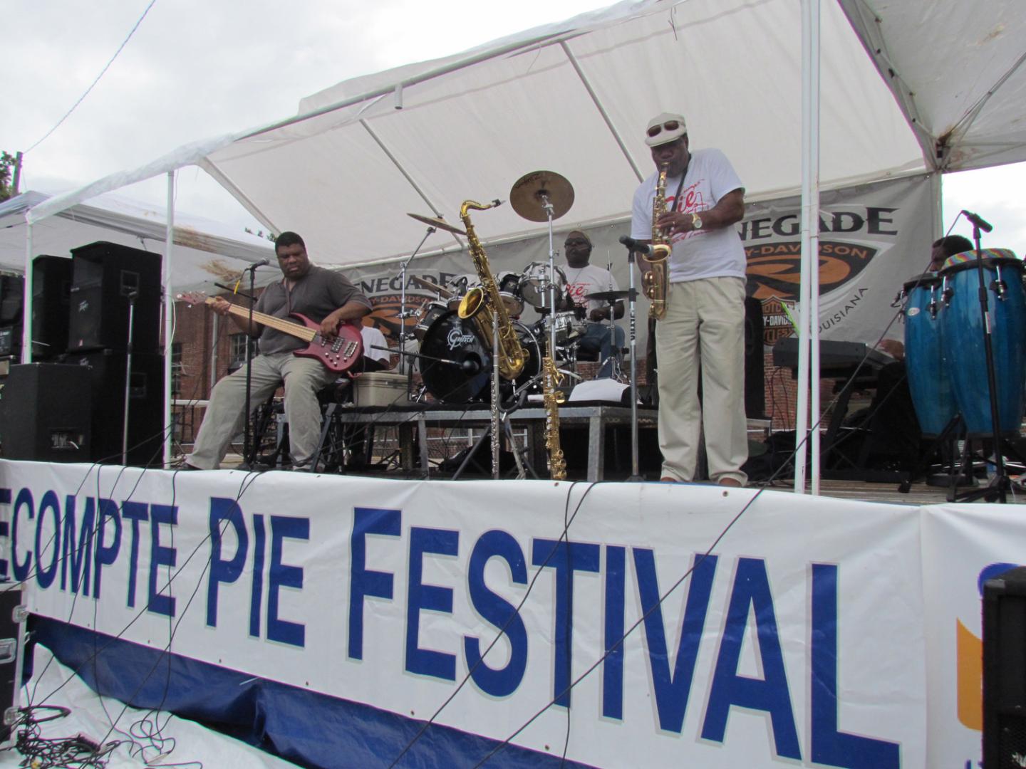 Groupe se produisant au Lecompte Pie Festival