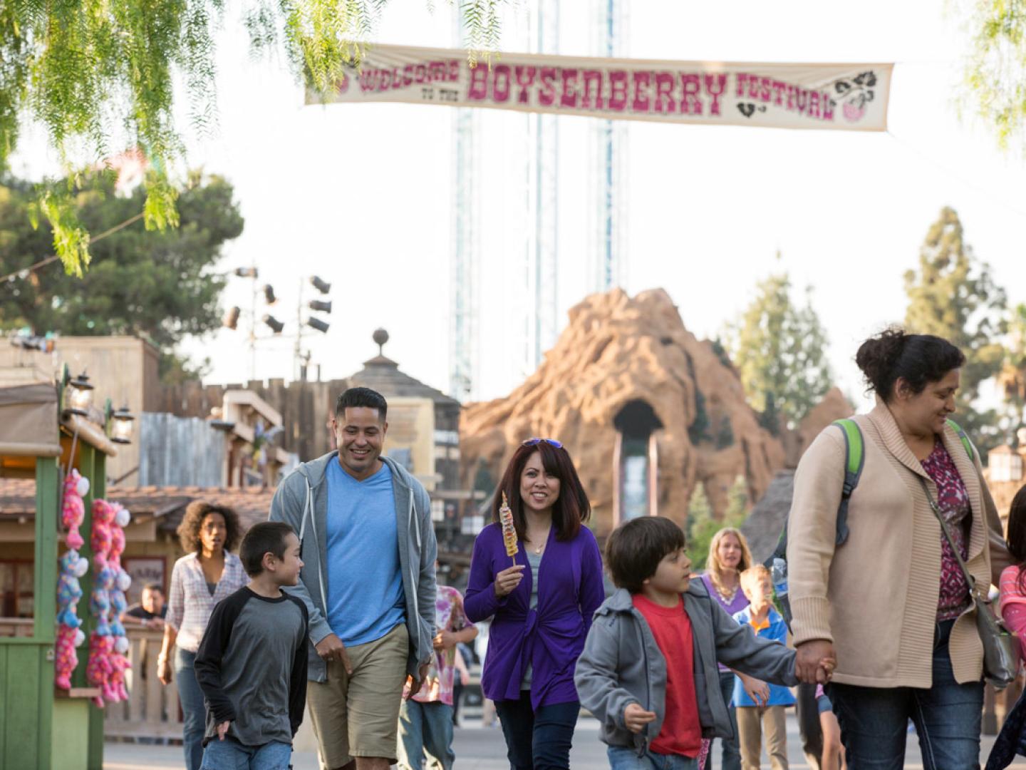 A family enjoys Knott’s Boysenberry Festival
