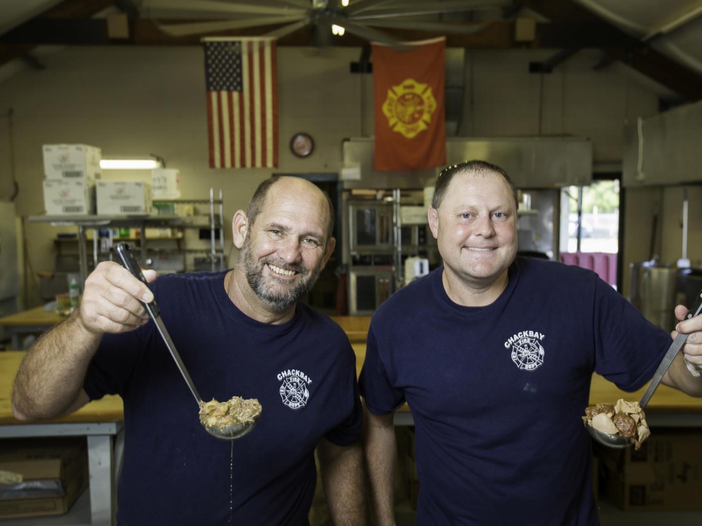 Présentation du plat emblématique au Louisiana Gumbo Festival de Chackbay