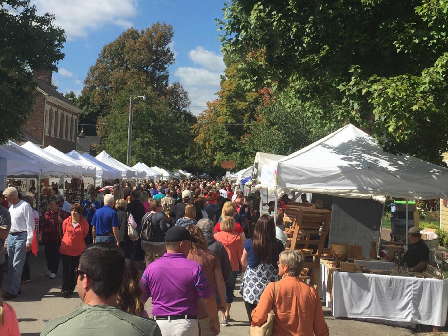 Paseando por la Arts, Crafts and Antiques Fair en Bardstown Main Street