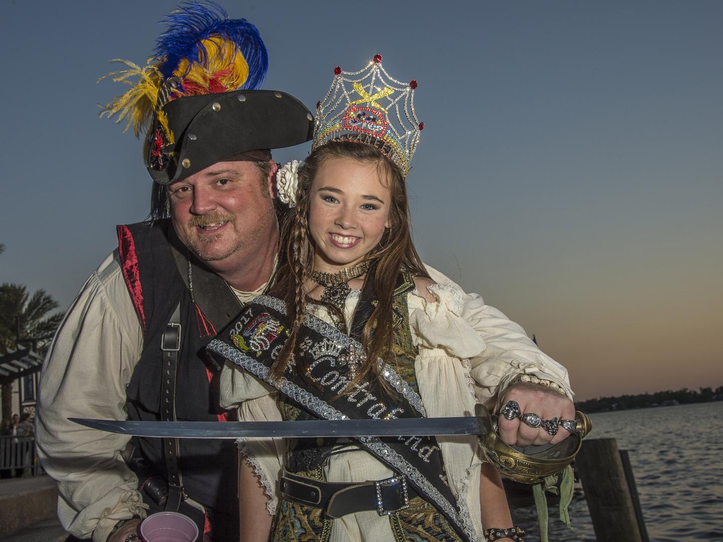 Kostümierte Besucher beim Louisiana Pirate Festival in Lake Charles