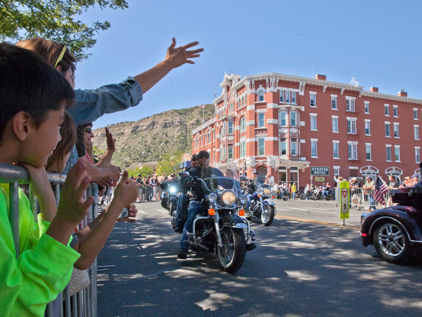 コロラド州デュランゴで開催中のフォーコーナーズ・モーターサイクル・ラリー