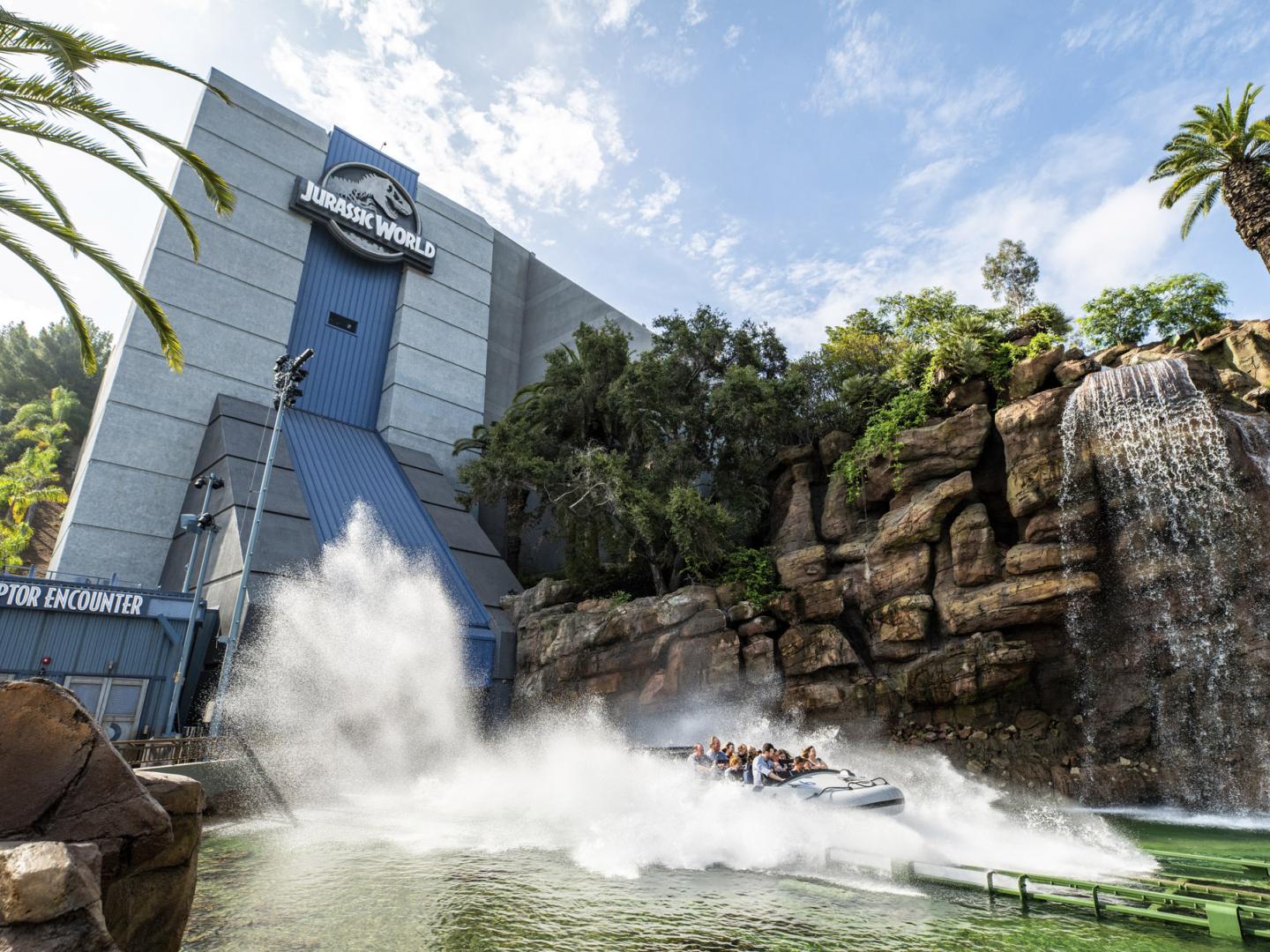Jurassic World – The Ride 过山车中飞溅的水花