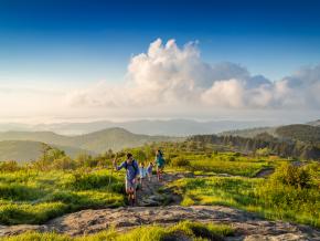 Randonnée en famille à Black Balsam Knob, dans Pisgah National Forest Randonnée en famille à Black Balsam Knob, dans Pisgah National Forest
