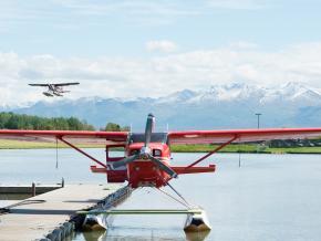 停泊在安克雷奇的水上飞机 停泊在安克雷奇的水上飞机