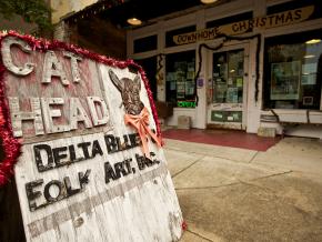 密西西比州克拉克斯代爾的貓頭三角洲藍調民謠唱片行