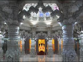 BAPS Temple en el condado de DuPage, Illinois BAPS Temple en el condado de DuPage, Illinois