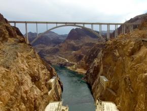 Vue sur le barrage Hoover dans les environs de Las Vegas, Nevada