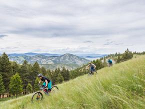 サウス・ヒルズ・トレイル・システムの眺望を楽しみながらサイクリング サウス・ヒルズ・トレイル・システムの眺望を楽しみながらサイクリング