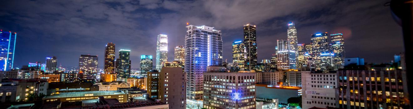 O terraço do Ace Hotel Rooftop, no centro de Los Angeles, Califórnia
