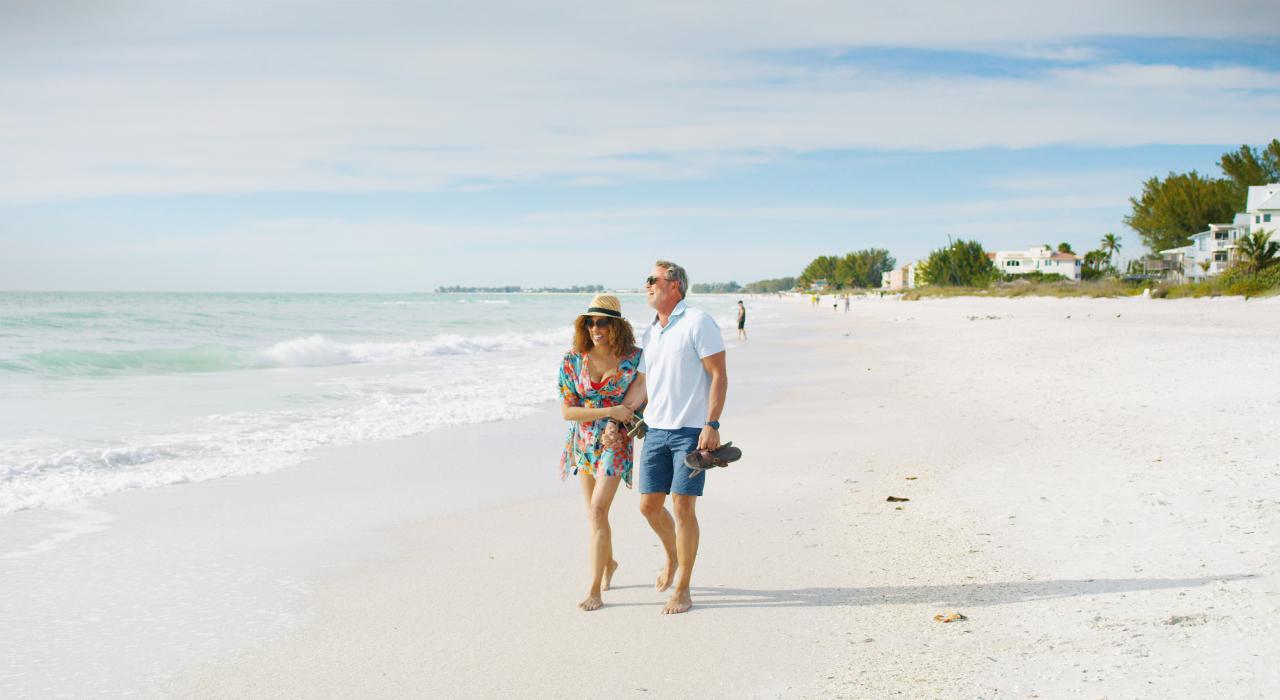 A romantic moment on one of the area’s white-sand island beaches