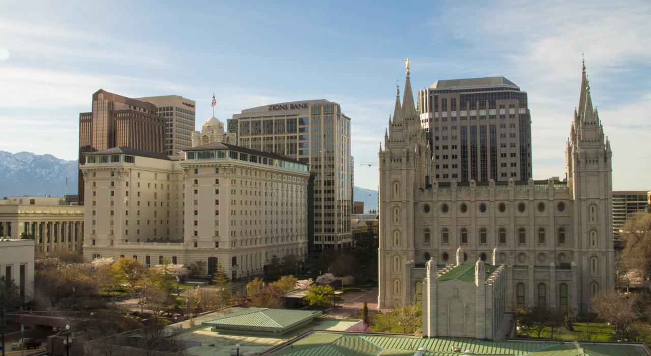 Temple Square y horizonte de Salt Lake City, Utah