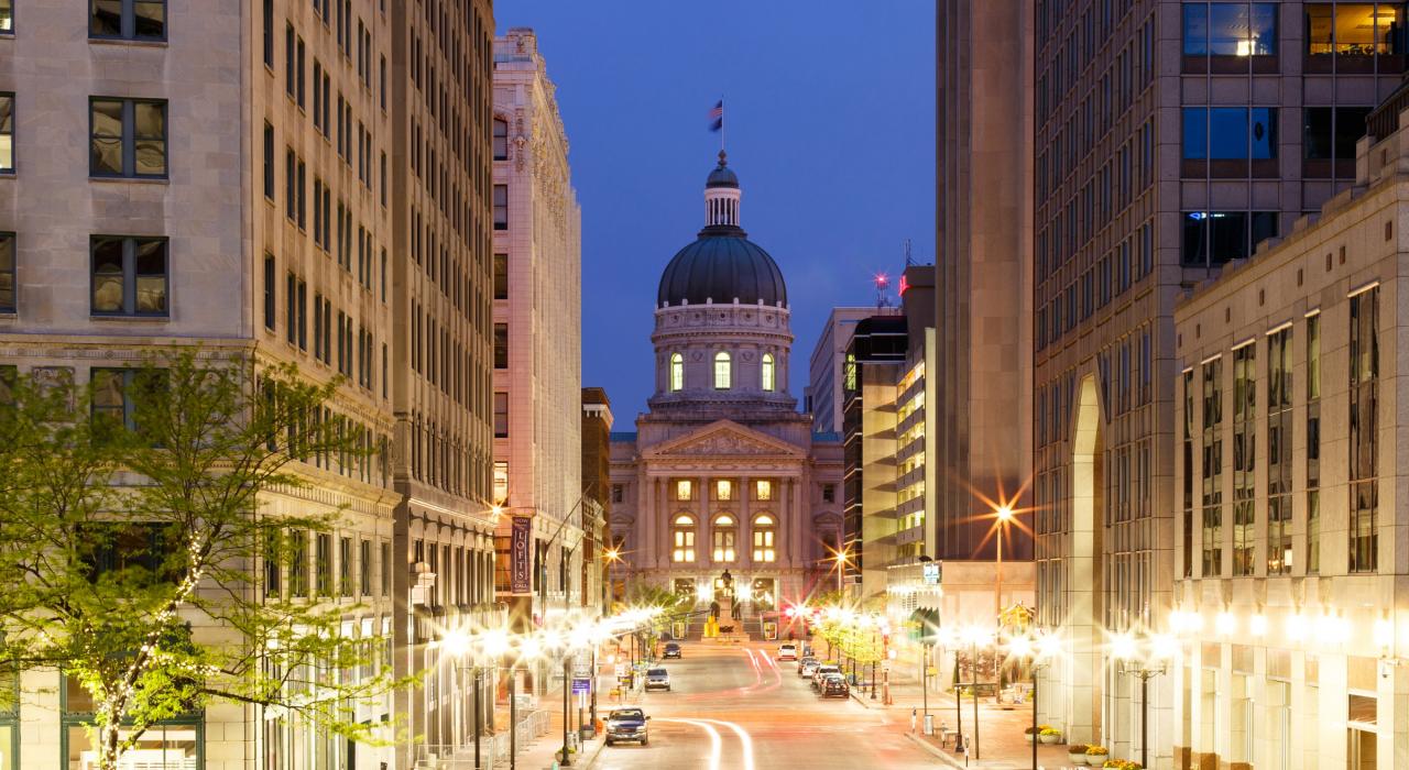 Early morning at the Indiana State Capitol building