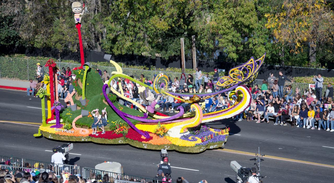 Char coloré lors du défilé annuel du « Tournament of Roses »