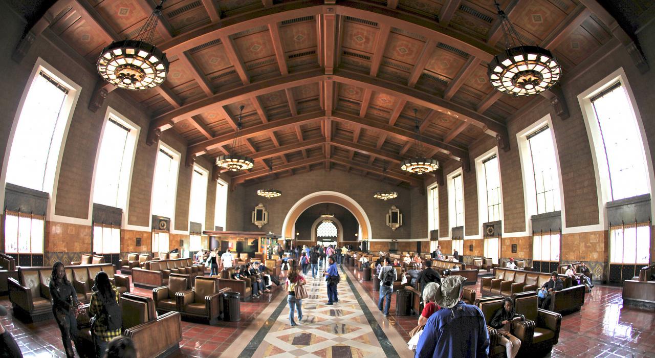 欣赏历史悠久的联合车站的设计