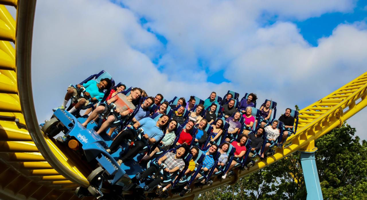 在好時主題樂園搭乘 Skyrush 雲霄飛車