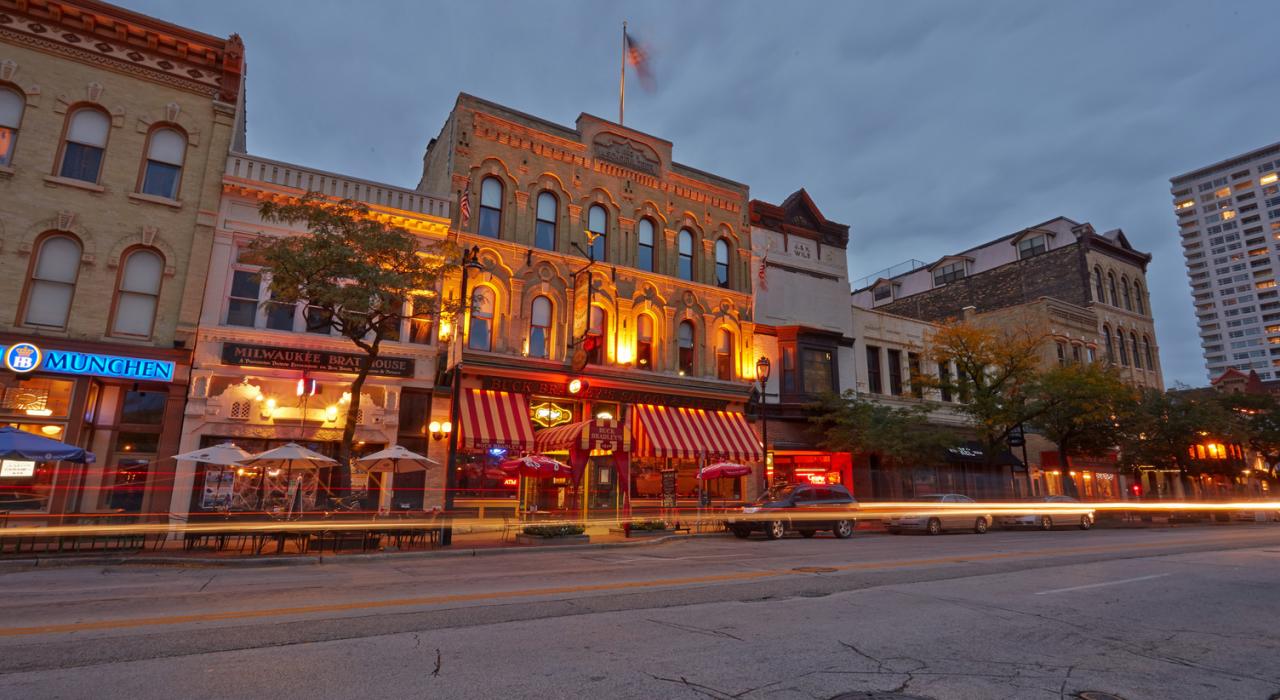 Saloons et bars d'un autre temps sur Third Street