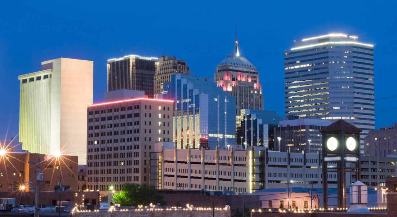 Centre-ville d'Oklahoma City au crépuscule