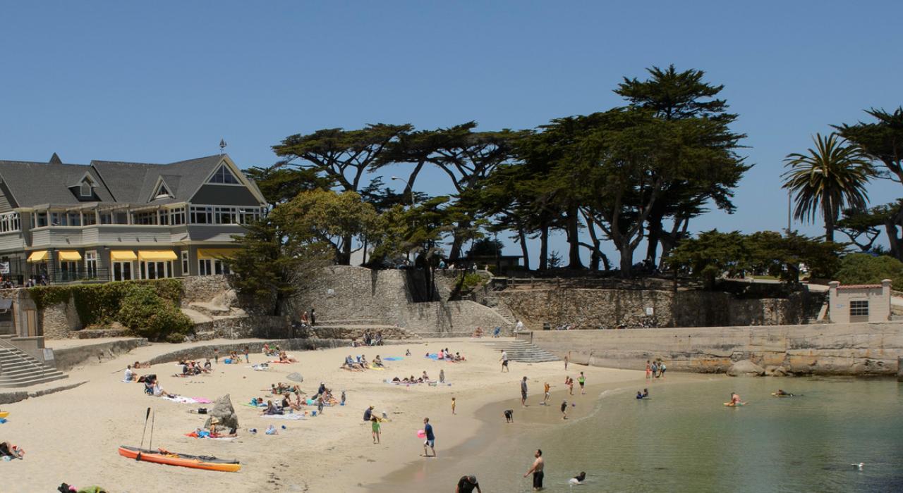 Farniente au soleil à Lovers Point, Pacific Grove