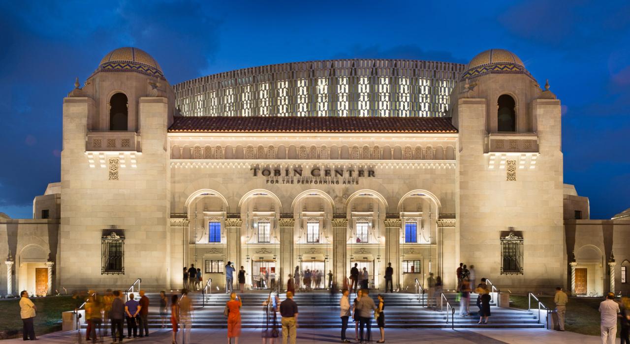 Noche en el Tobin Center for the Performing Arts en San Antonio, Texas