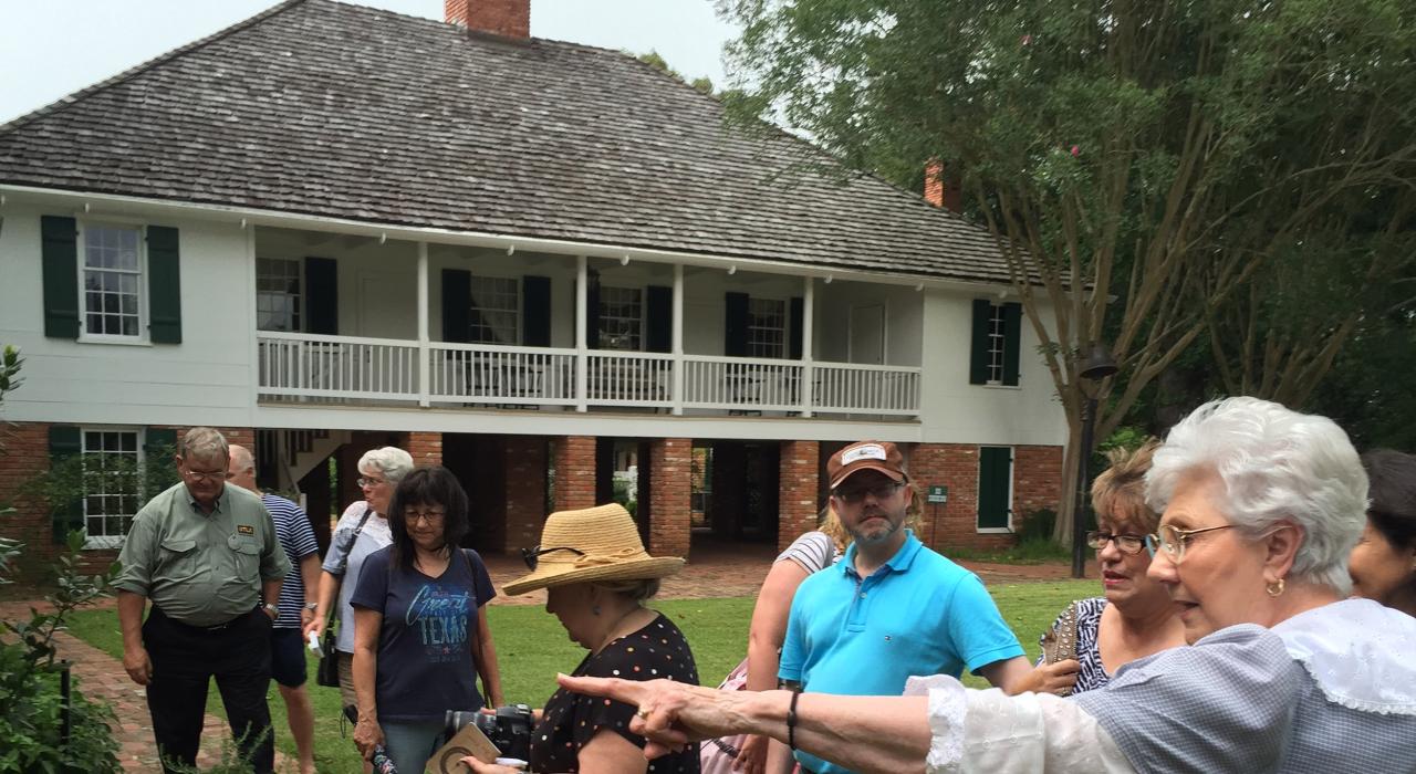 Taking a tour at Kent House Plantation