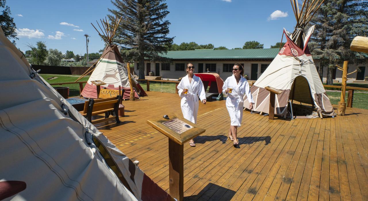 Sipping beers and relaxing between soaks at Saratoga Hot Springs Resort in Wyoming