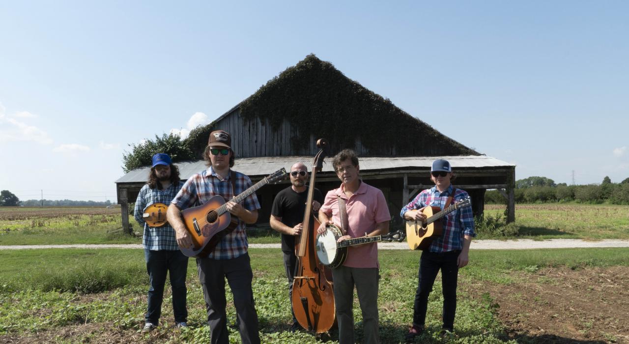 La banda de bluegrass The Wooks en una granja en Owensboro, Kentucky