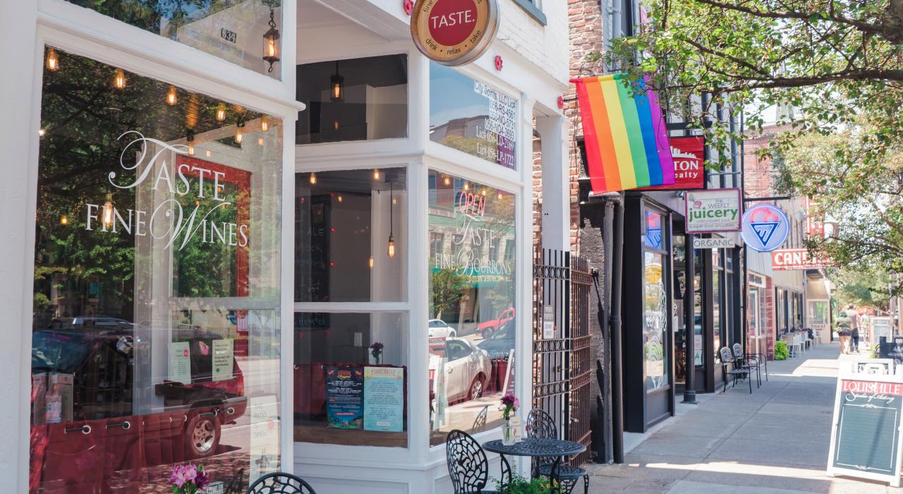 Boutiques du NuLu Neighborhood, également appelé East Market District