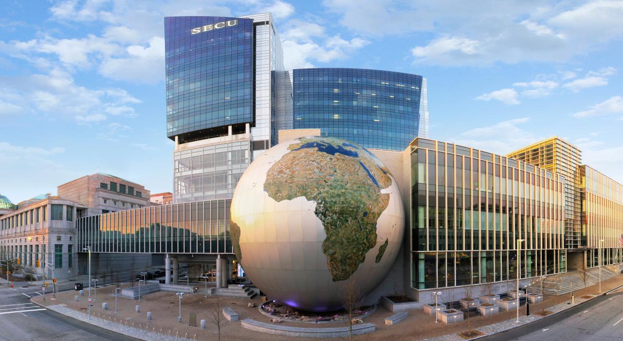 Entrada para o North Carolina Museum of Natural Sciences