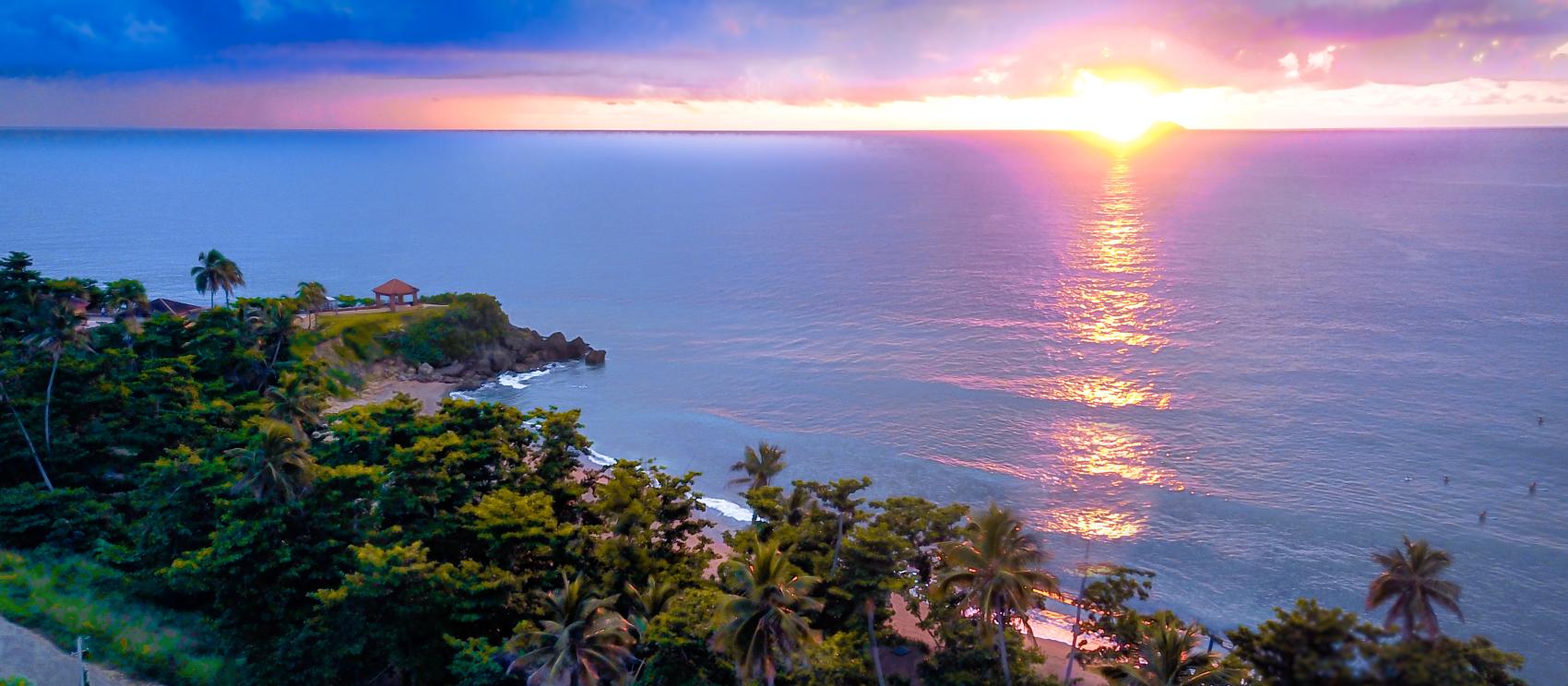 린콘을 물들인 몽환적인 석양