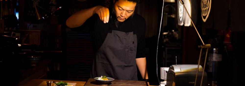 Ramen Tatsu-ya 主厨在德克萨斯州奥斯汀制作美食 Ramen Tatsu-ya 主厨在德克萨斯州奥斯汀制作美食